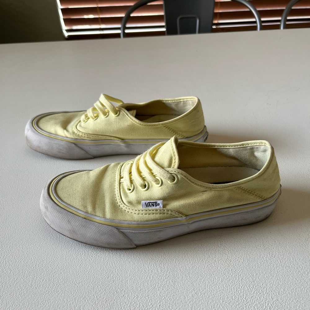 Vans - Picture 3 of 6